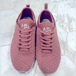 APL Sneakers Techloom phantom size 8 pink